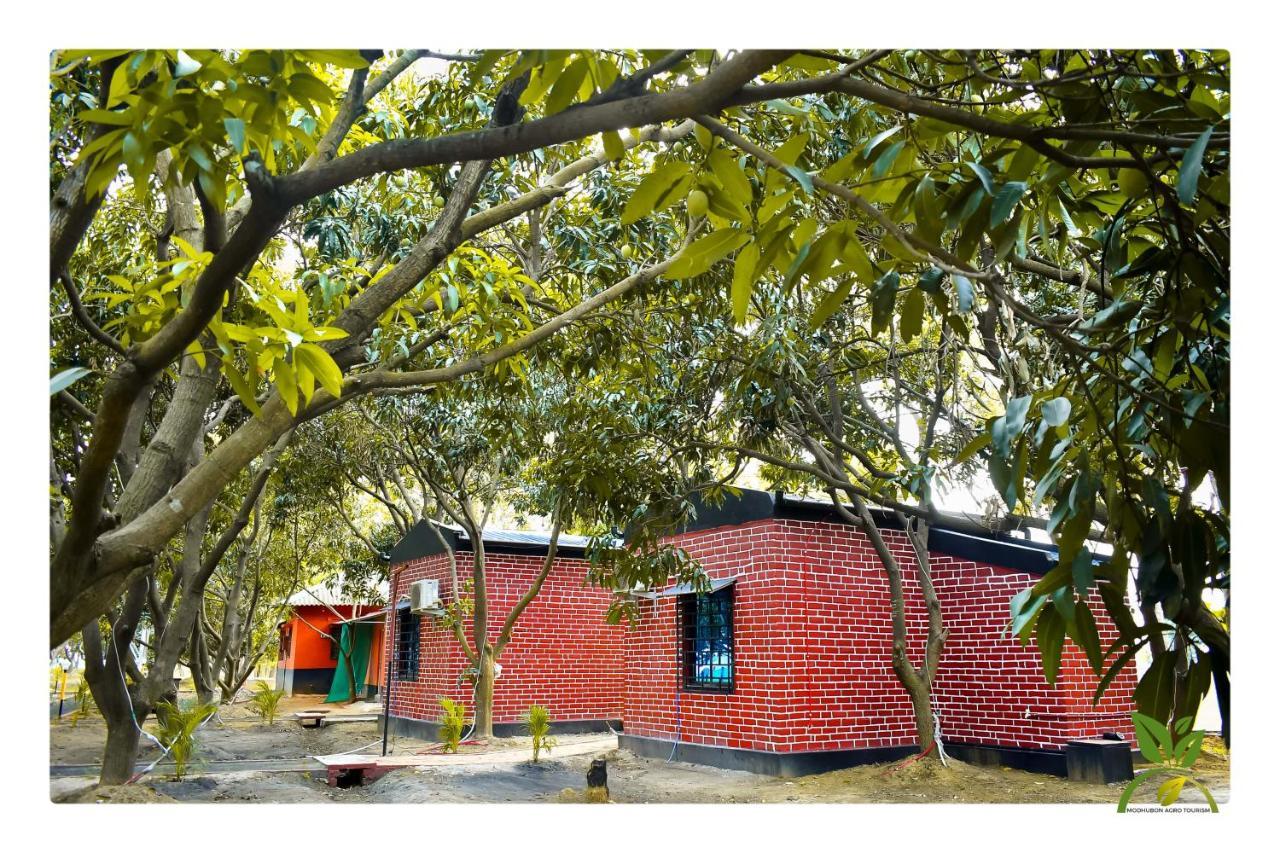 Modhubon Agro Tourism Hotel โบลปูร์ ภายนอก รูปภาพ