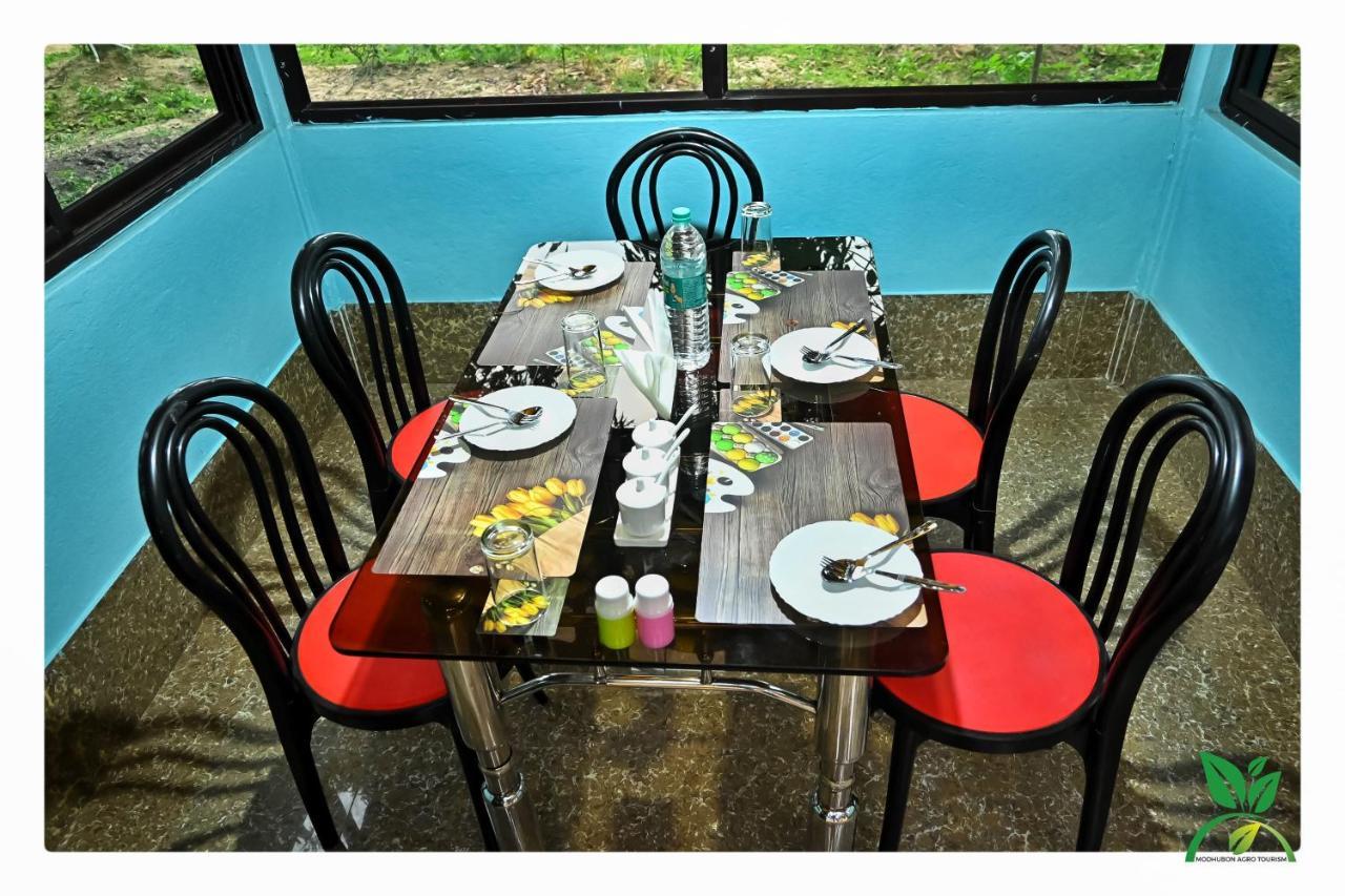 Modhubon Agro Tourism Hotel โบลปูร์ ภายนอก รูปภาพ
