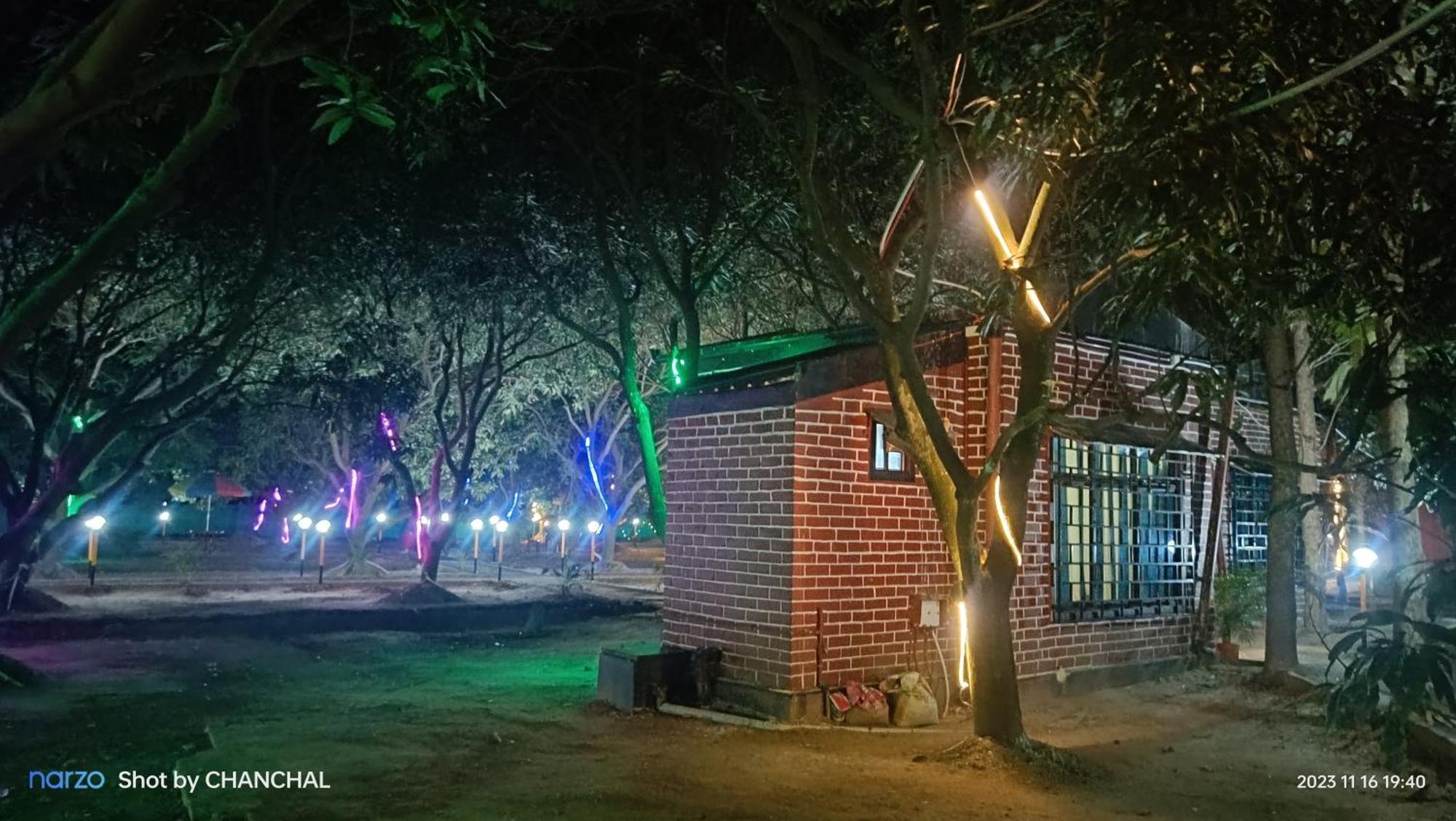 Modhubon Agro Tourism Hotel โบลปูร์ ภายนอก รูปภาพ