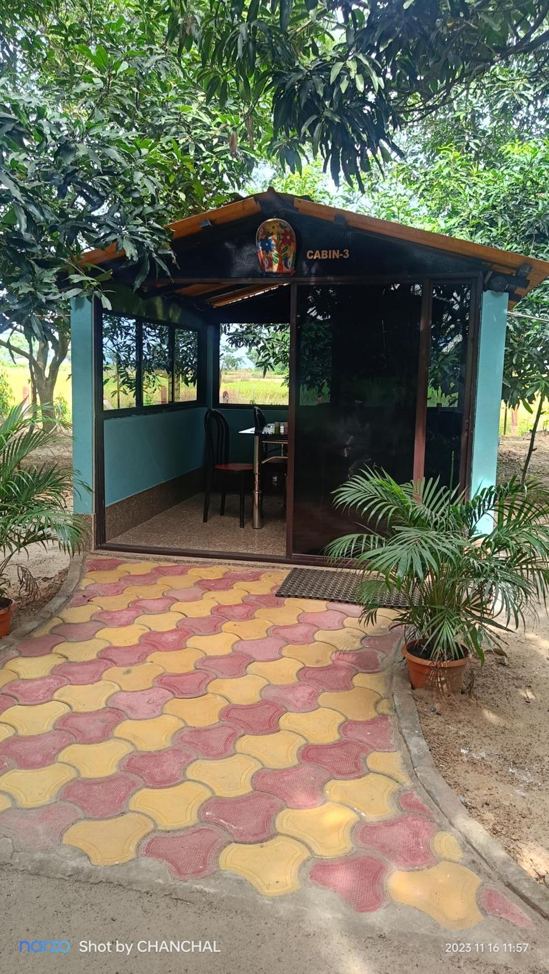 Modhubon Agro Tourism Hotel โบลปูร์ ภายนอก รูปภาพ