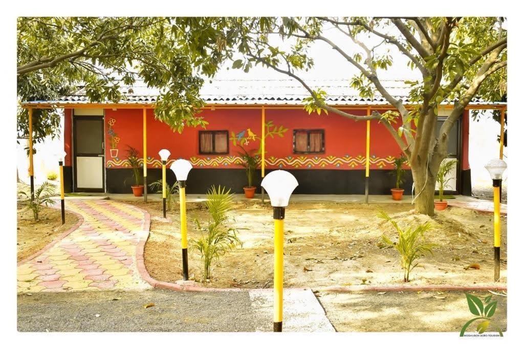 Modhubon Agro Tourism Hotel โบลปูร์ ภายนอก รูปภาพ