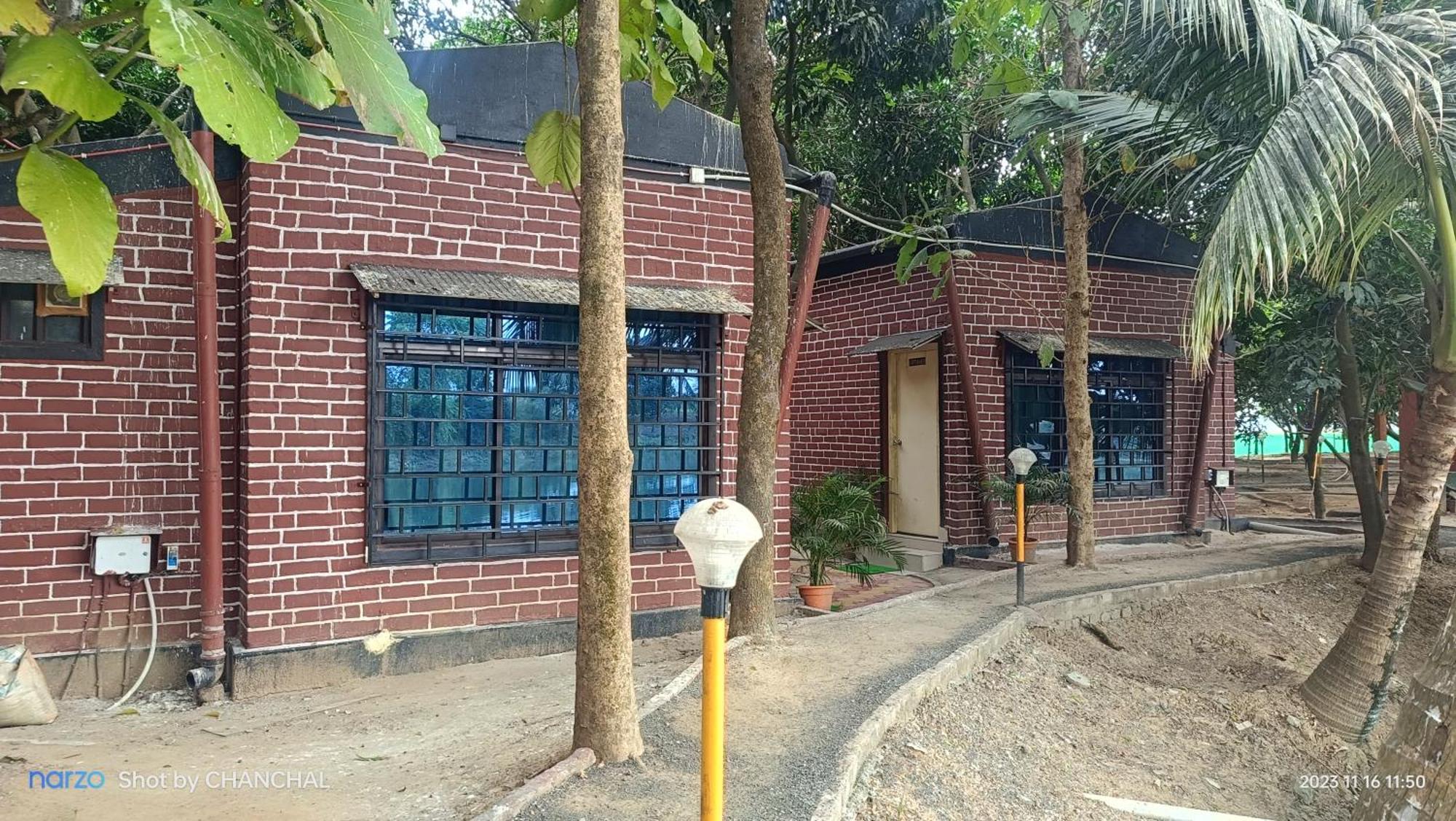 Modhubon Agro Tourism Hotel โบลปูร์ ภายนอก รูปภาพ