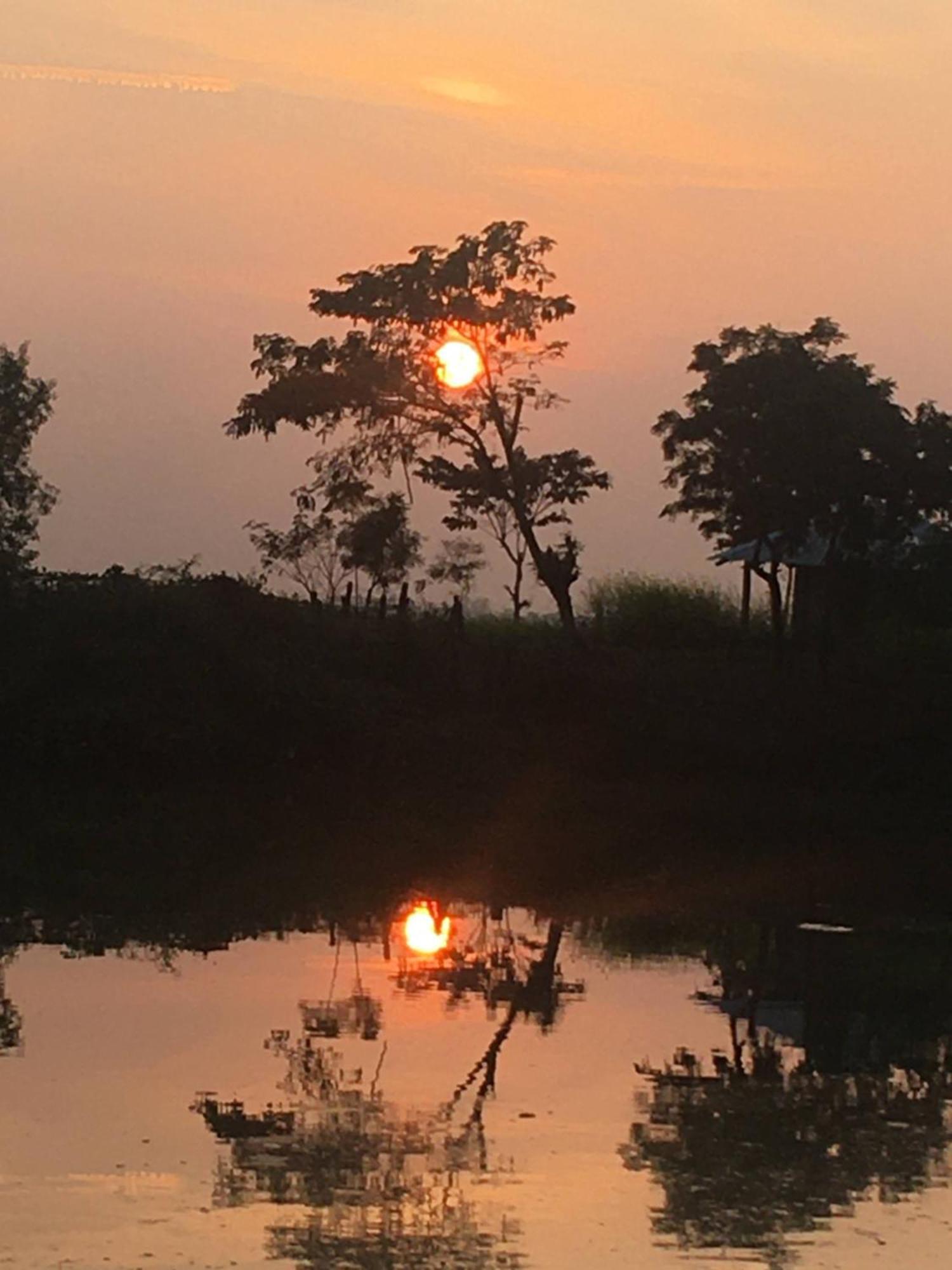 Modhubon Agro Tourism Hotel โบลปูร์ ภายนอก รูปภาพ